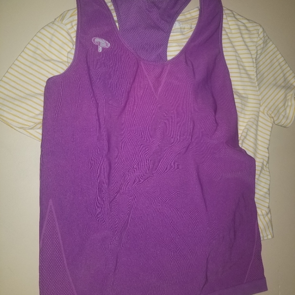 Womans clothing - Picture 2 of 4